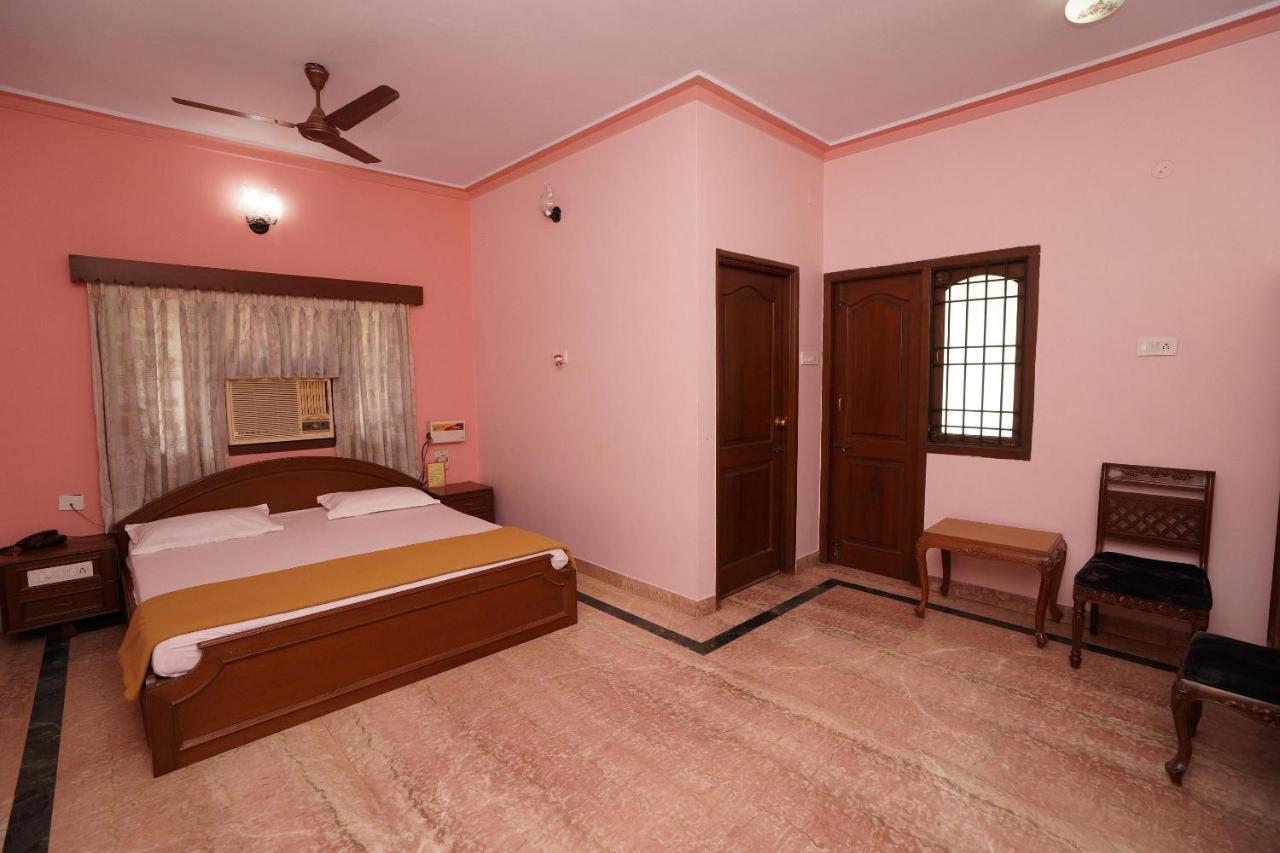 צ'נאי Lloyds Guest House, North Boag Road, T. Nagar מראה חיצוני תמונה