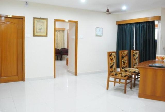 צ'נאי Lloyds Guest House, North Boag Road, T. Nagar מראה חיצוני תמונה